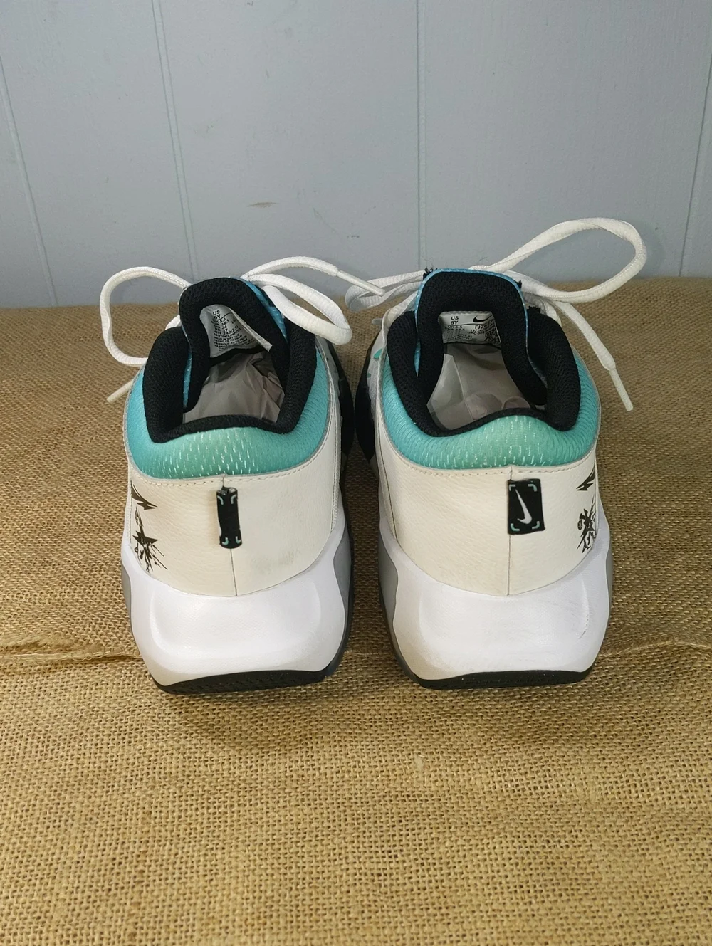 Nike Air Zoom Crossover Low 'Doodles' Kid's Basketball Shoes Sz 6Y, White/Blue